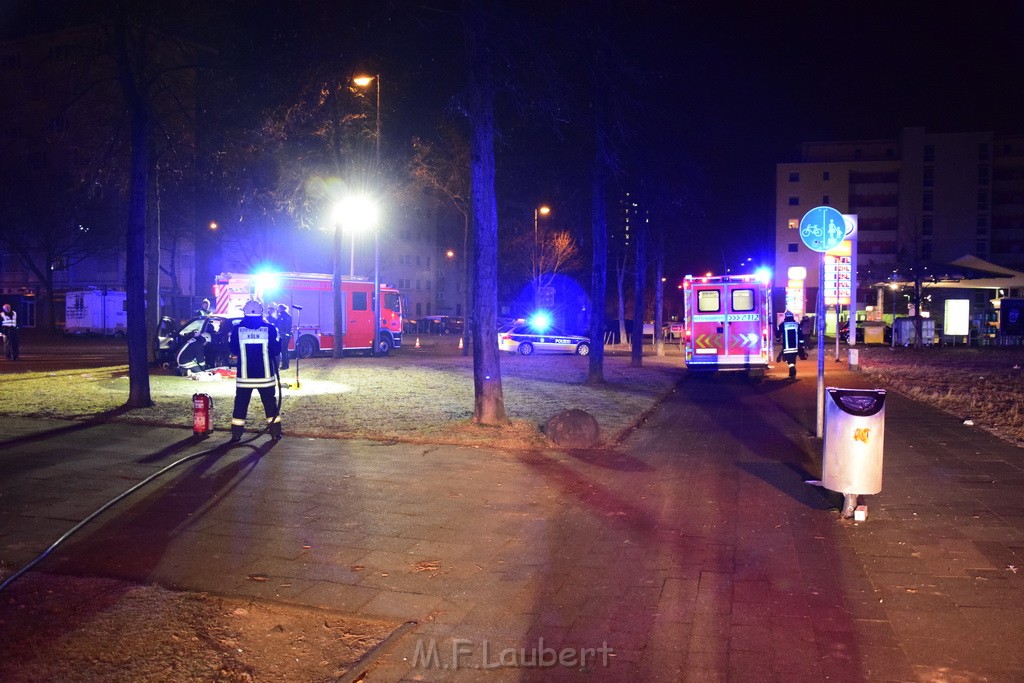 VU PKW Baum Koeln Deutz Deutz Kalkerstr P11.JPG - Miklos Laubert